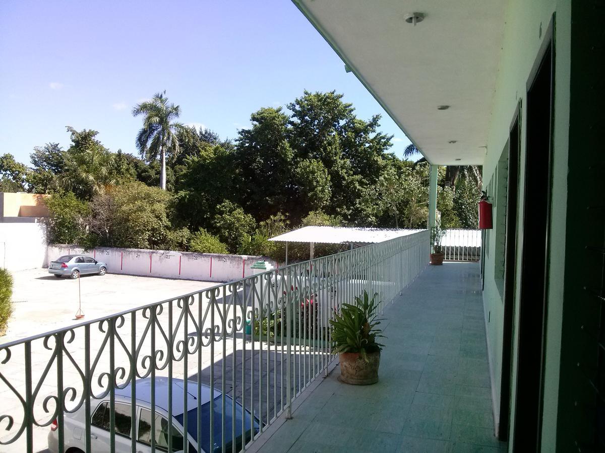 Paris Hotel Merida Luaran gambar